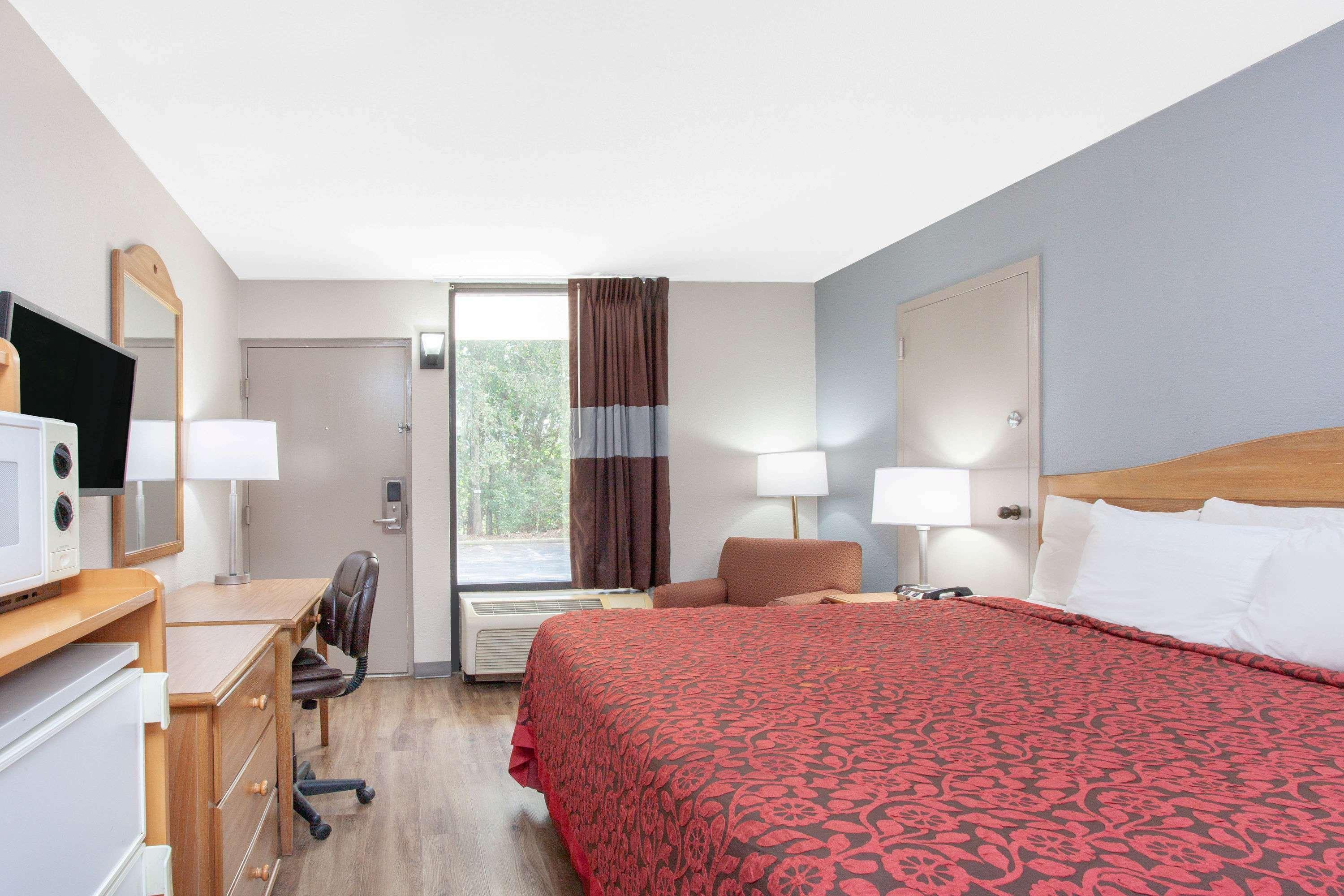 Days Inn By Wyndham Clinton - Laurens I-26 Extérieur photo