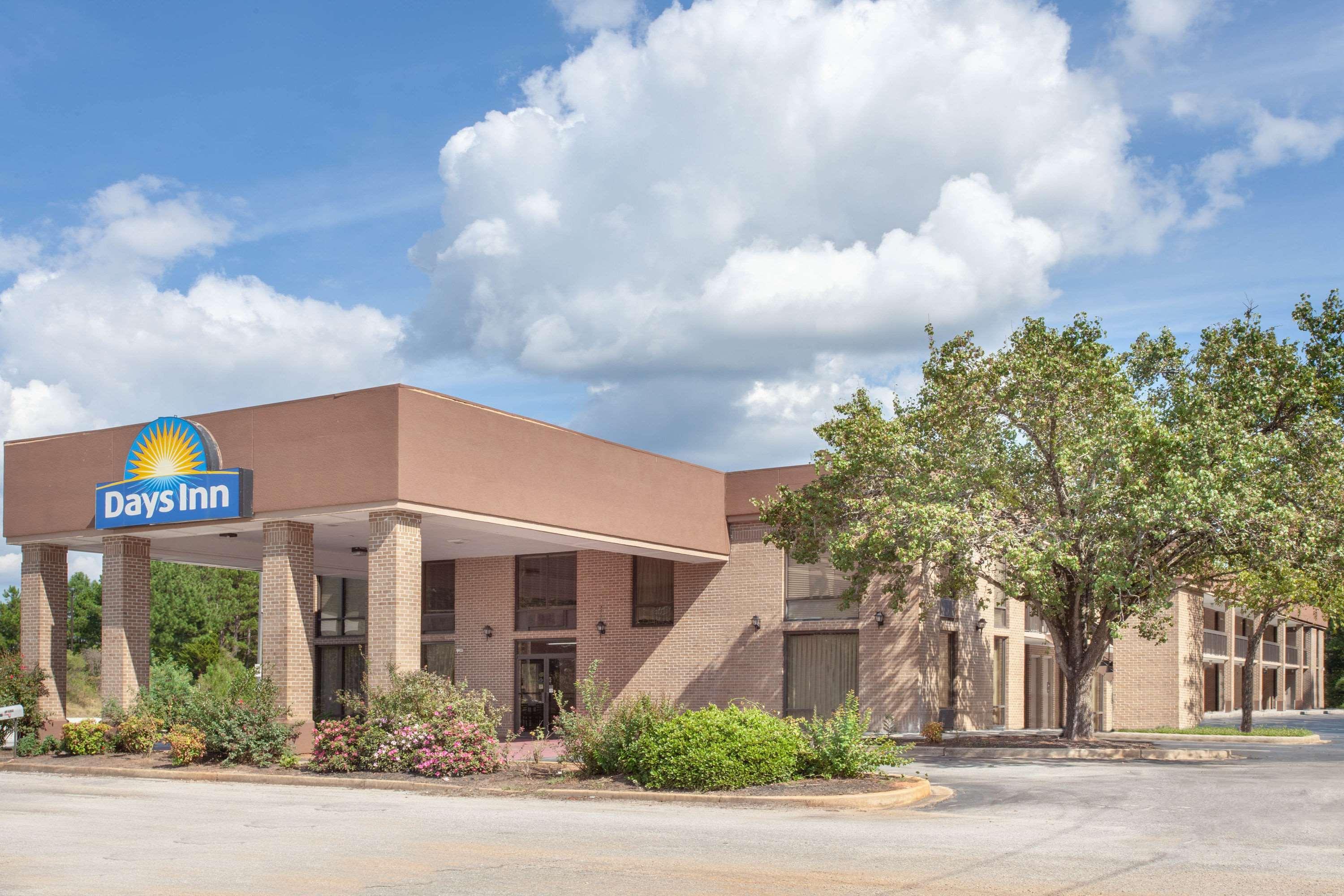 Days Inn By Wyndham Clinton - Laurens I-26 Extérieur photo