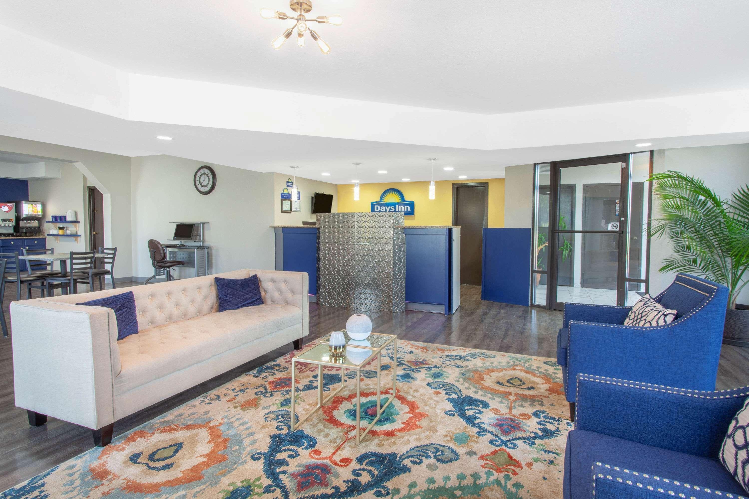 Days Inn By Wyndham Clinton - Laurens I-26 Extérieur photo