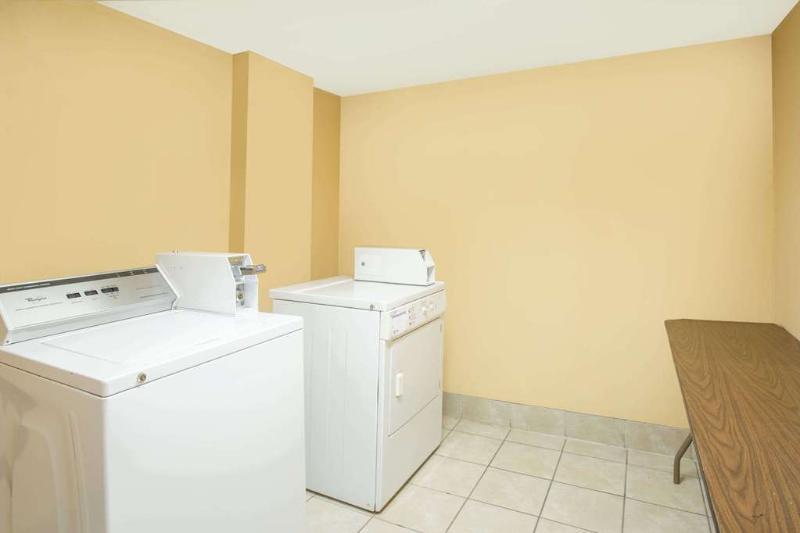 Days Inn By Wyndham Clinton - Laurens I-26 Extérieur photo