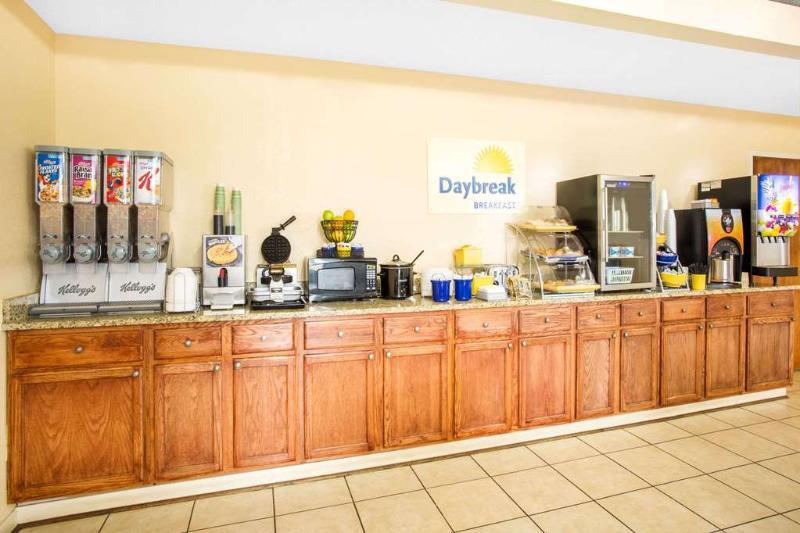 Days Inn By Wyndham Clinton - Laurens I-26 Extérieur photo