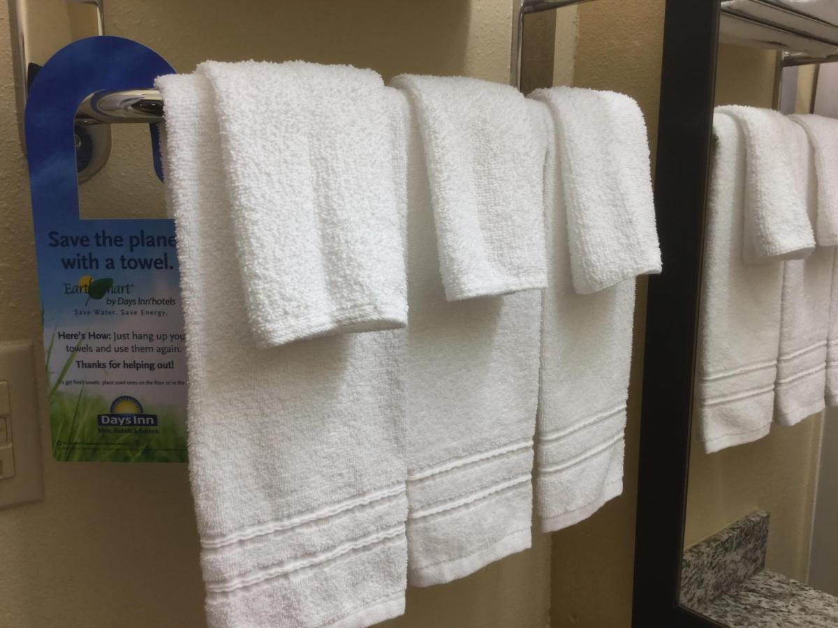 Days Inn By Wyndham Clinton - Laurens I-26 Extérieur photo